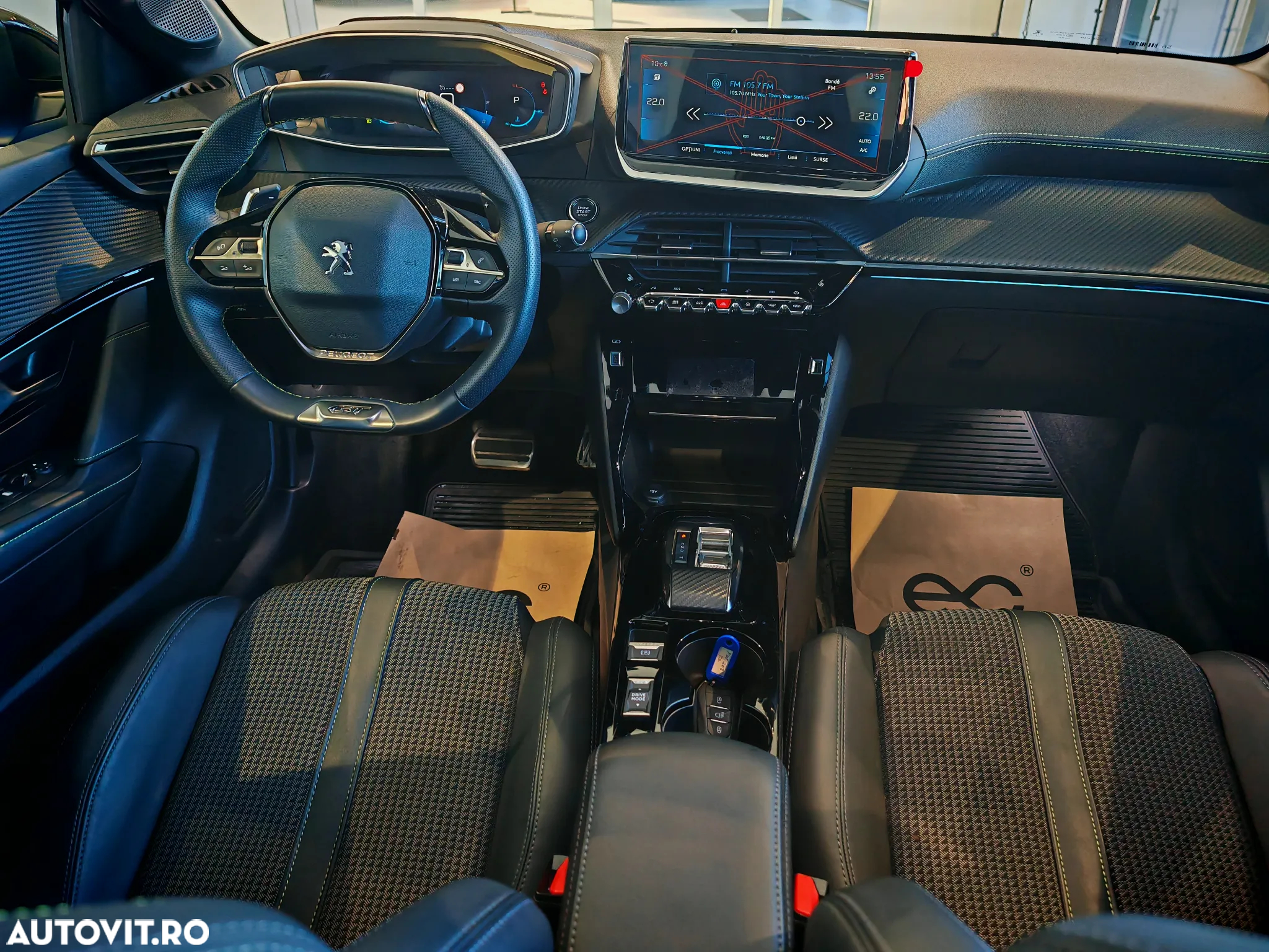 Peugeot 208 1.2 L PureTech STT EAT8 GT - 12