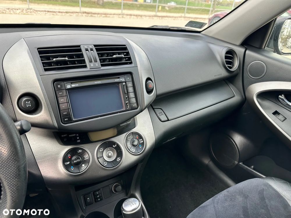 Toyota RAV4 - 11