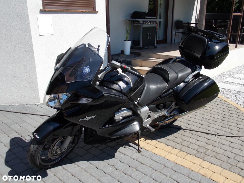 Honda ST - 1