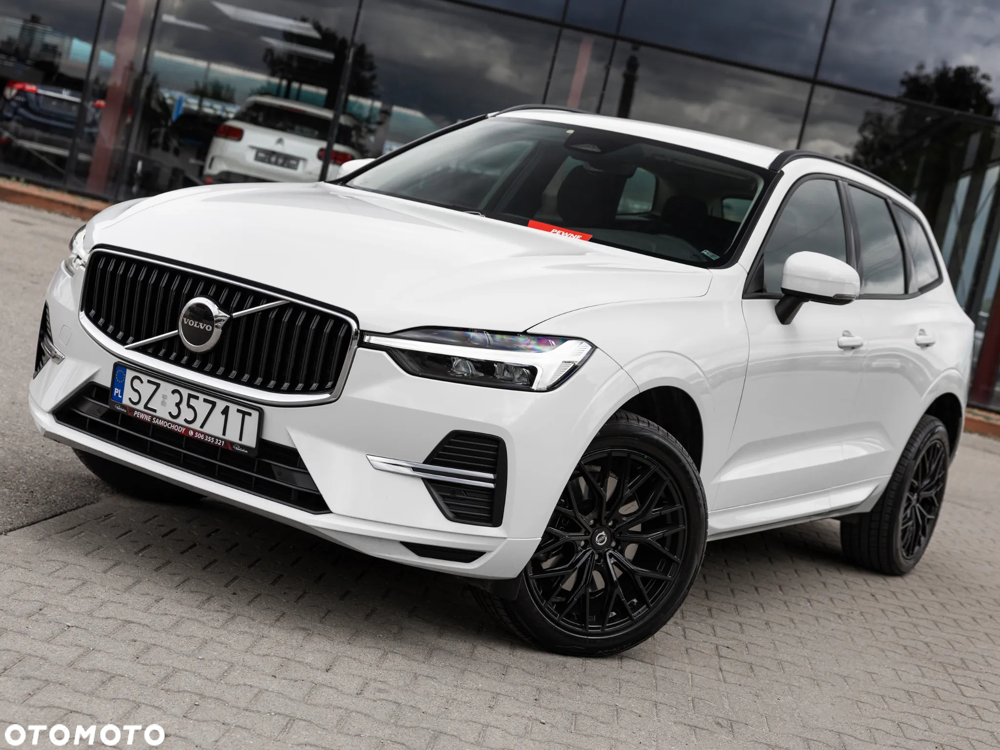 Volvo XC 60 D4 Momentum Pro - 4