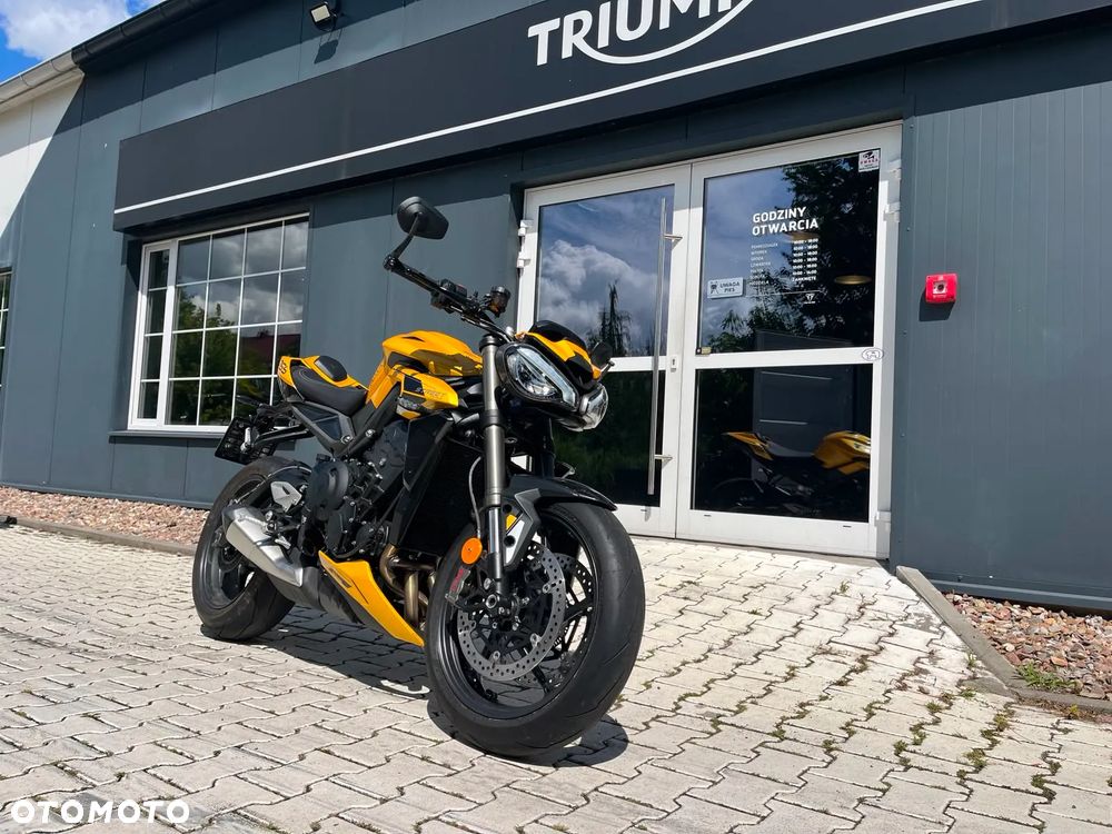 Triumph Street Triple - 4