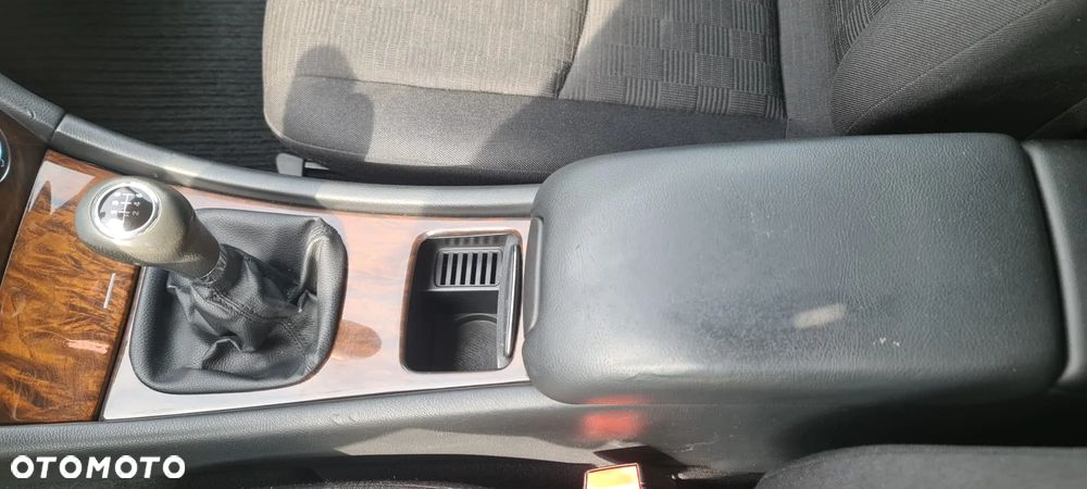 Mercedes-Benz Klasa C 200 T CDI Classic - 21