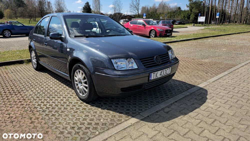 Volkswagen Bora 1.6 Comfortline - 1