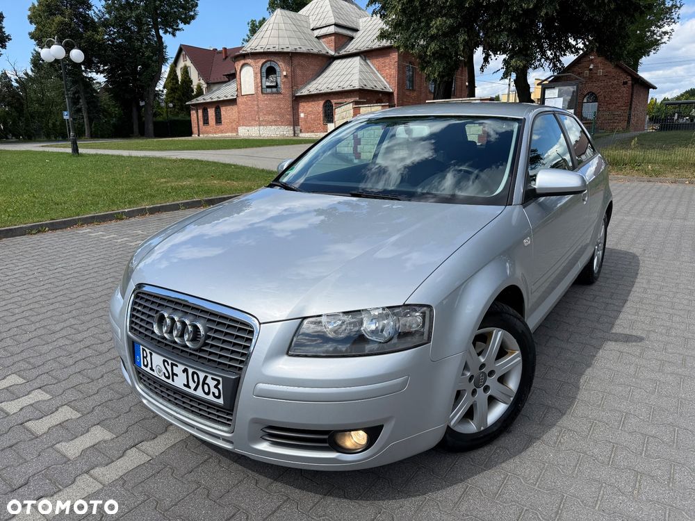 Audi A3 3-drzwiowe 1.6 Attraction - 22