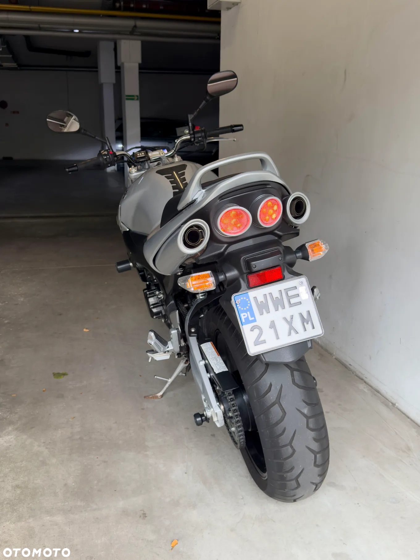 Suzuki GSR - 9