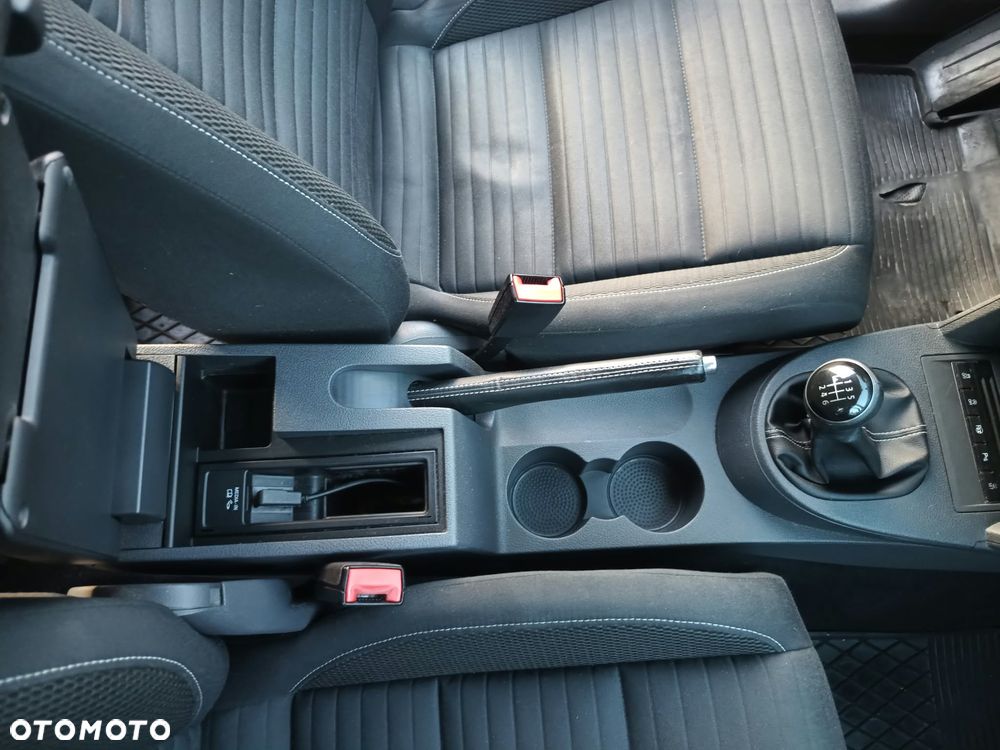 Volkswagen Touran 2.0 TDI DPF Highline - 9