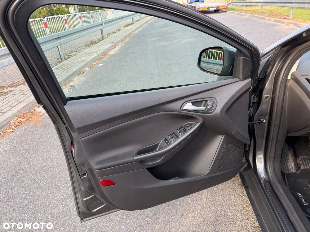 Ford Focus - 25