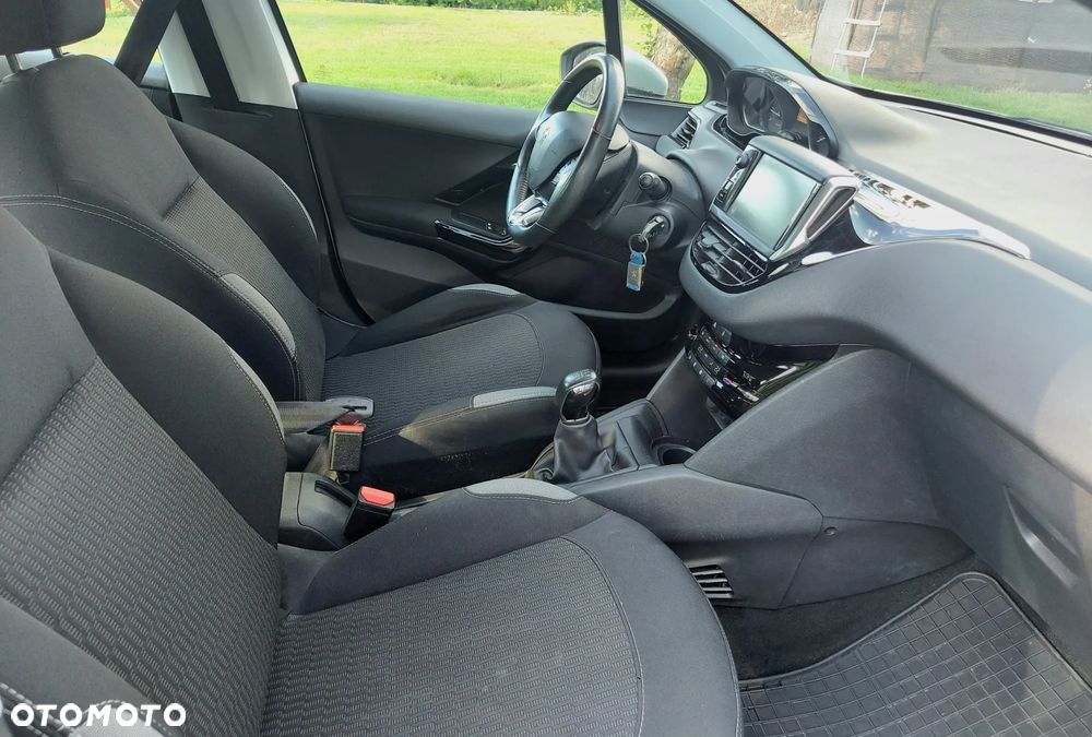 Peugeot 208 1.2 PureTech Active - 10