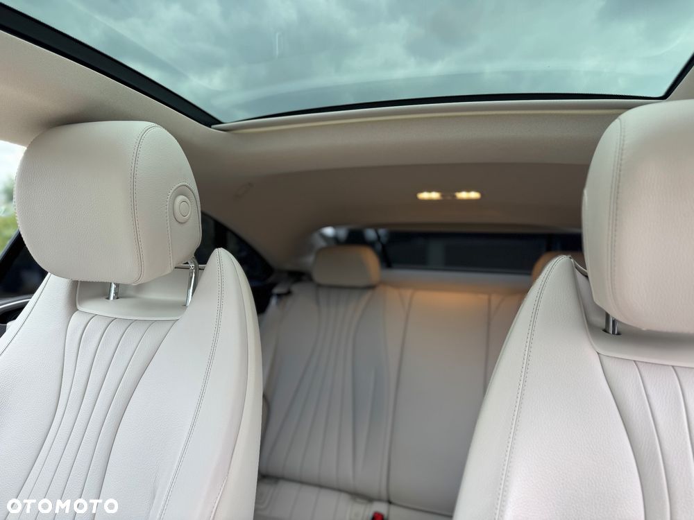Mercedes-Benz Klasa E 400 4-Matic 9G-TRONIC - 33
