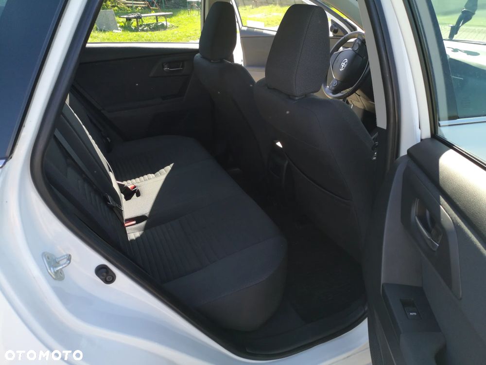 Toyota Auris 1.4 D-4D Premium - 10
