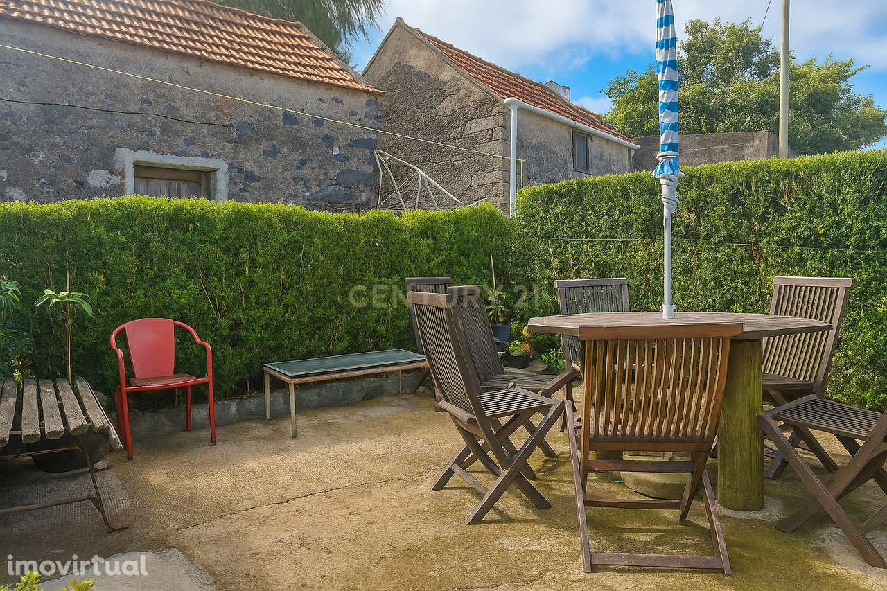 Casa Rústica com Vista Mar e Potencial Turístico em Porto Moniz - Grande imagem: 2/15