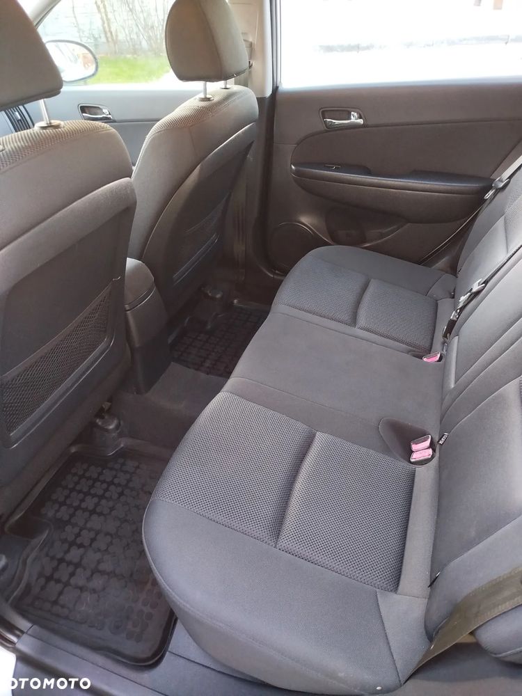 Hyundai i30 1.6 Comfort - 15