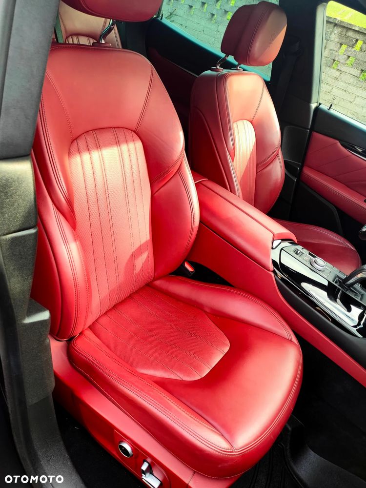 Maserati Levante Essence - 12