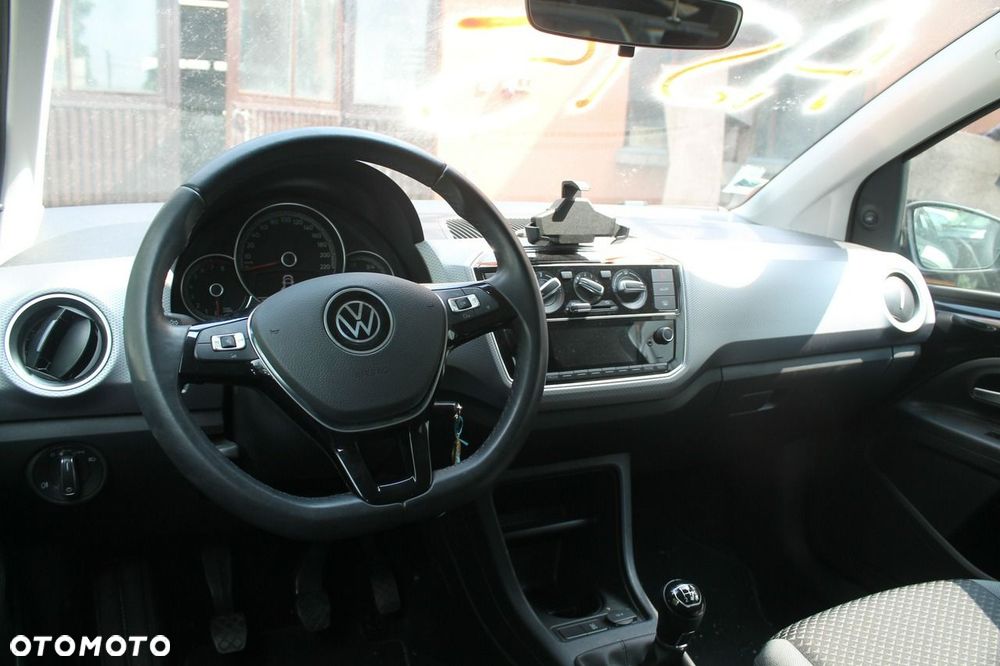 Volkswagen up! Active - 7