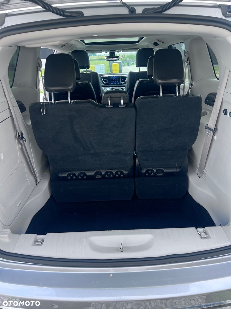Chrysler Pacifica - 19