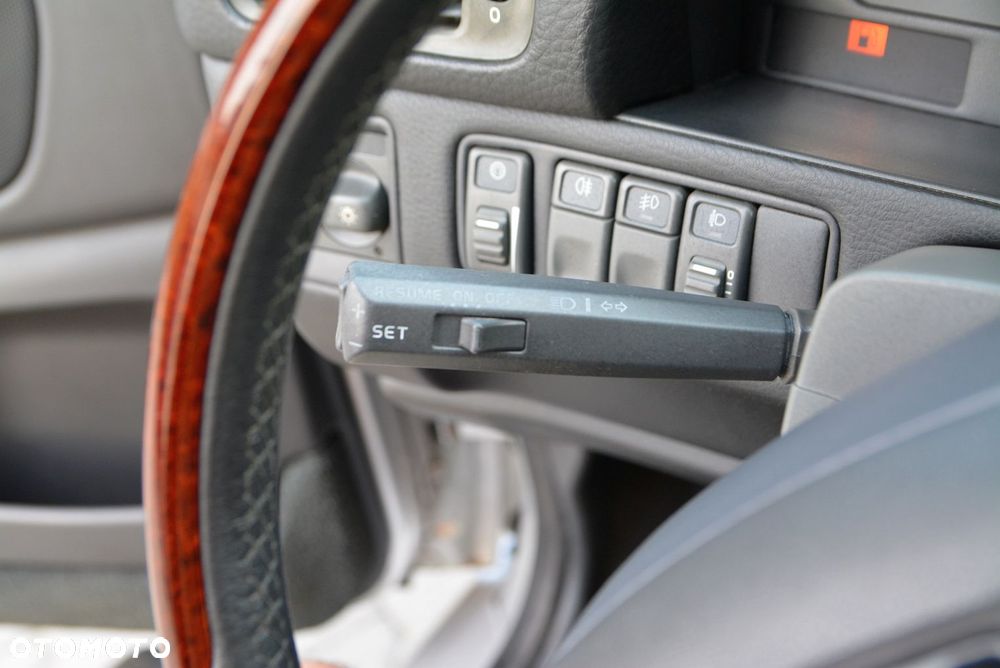 Volvo V70 2.5 - 17