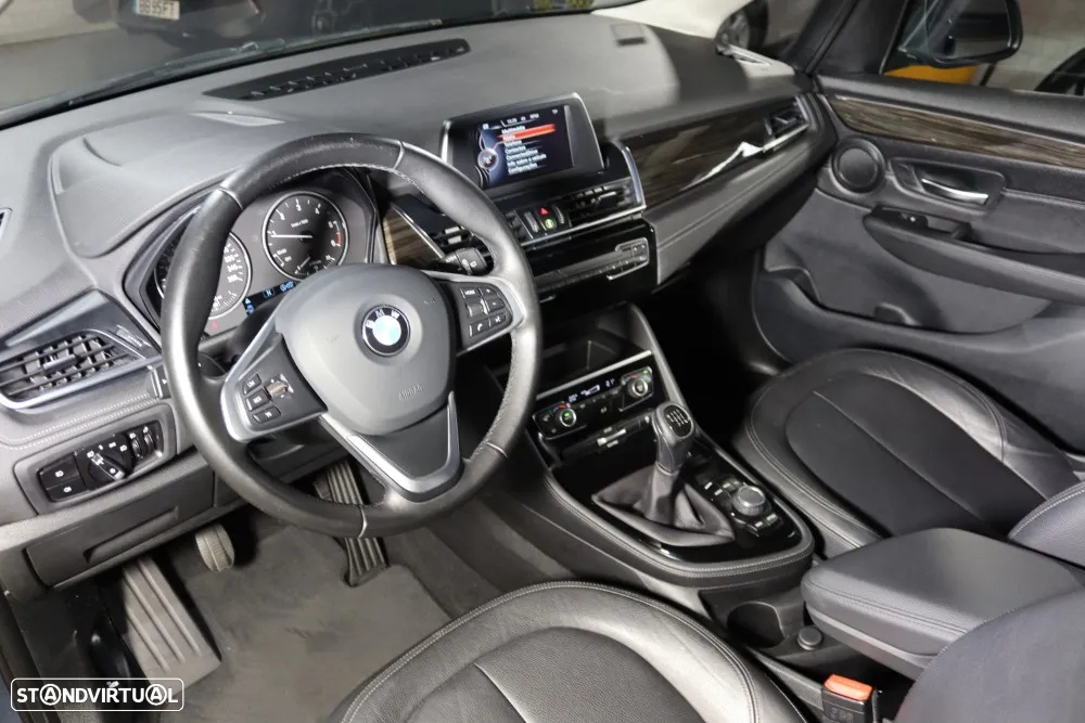 BMW 218 Active Tourer d Line Luxury - 6