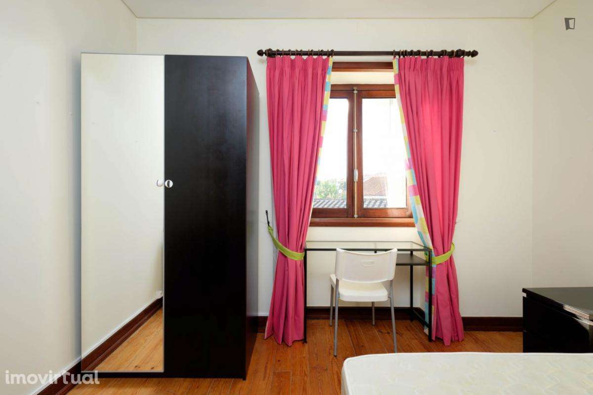 Quarto - localizado em Montes Claros Coimbra - Grande imagem: 2/18