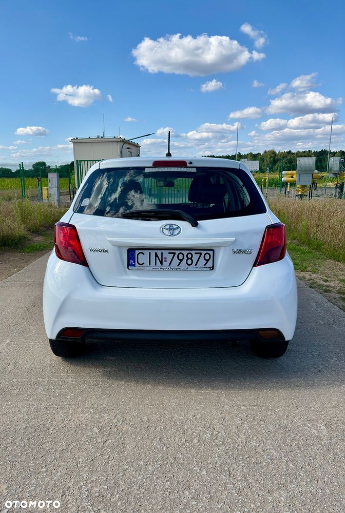 Toyota Yaris - 10