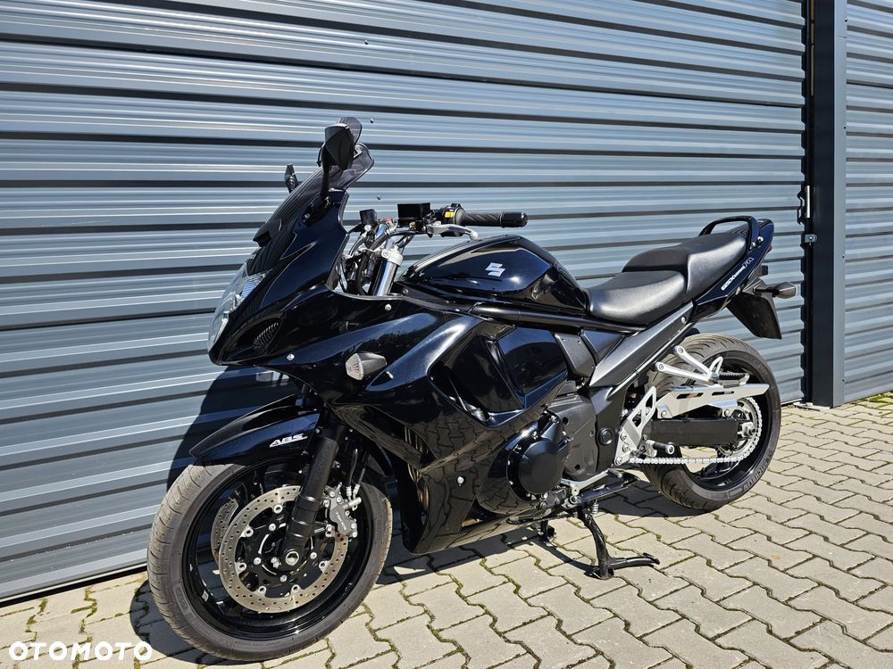 Suzuki GSX - 3