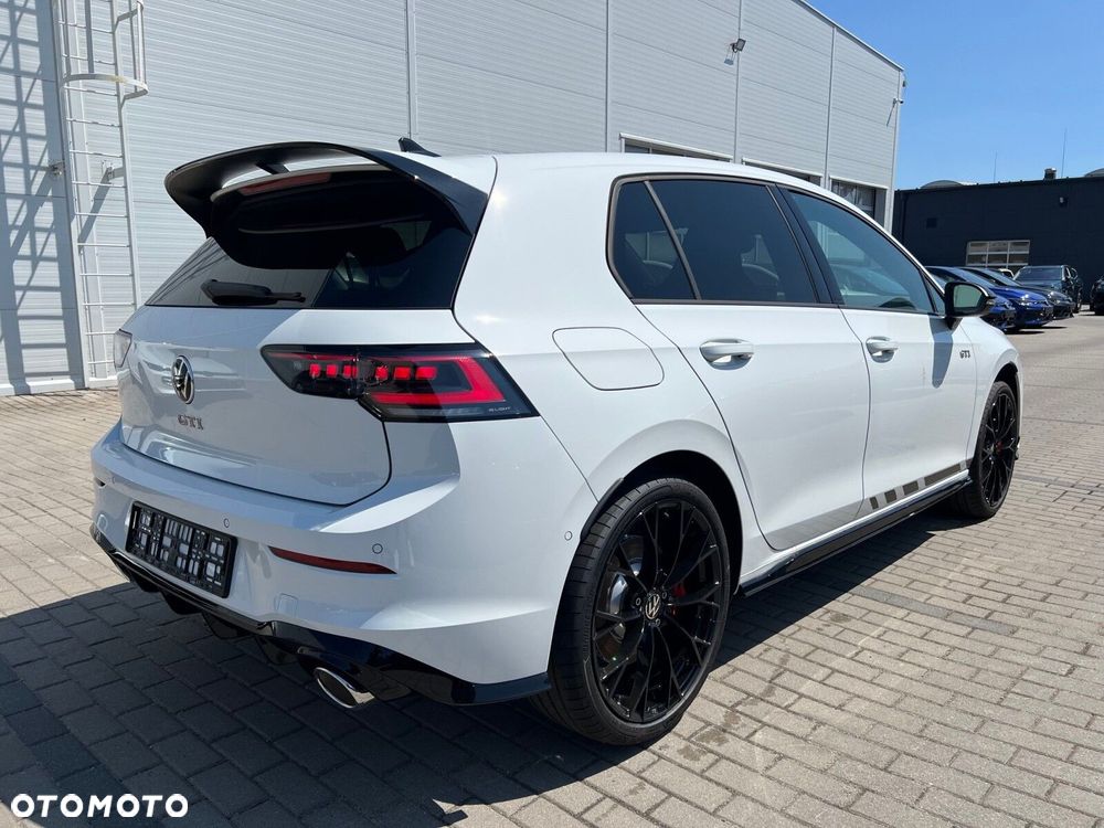 Volkswagen Golf - 4