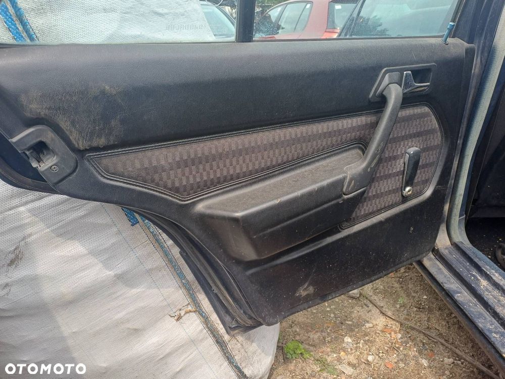 DRZWI KOMPLETNE LEWY TYŁ MERCEDES-BENZ W201 190 - 5