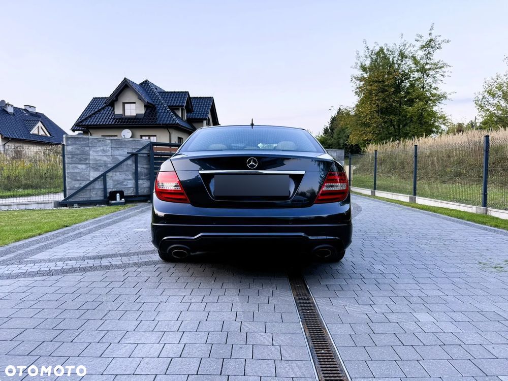 Mercedes-Benz Klasa C 350 CDI DPF (BlueEFFICIENCY) 7G-TRONIC Avantgarde - 6