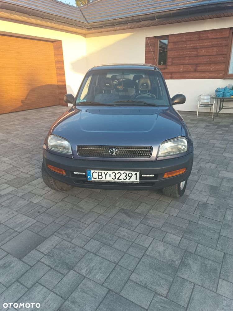 Toyota RAV4 - 1