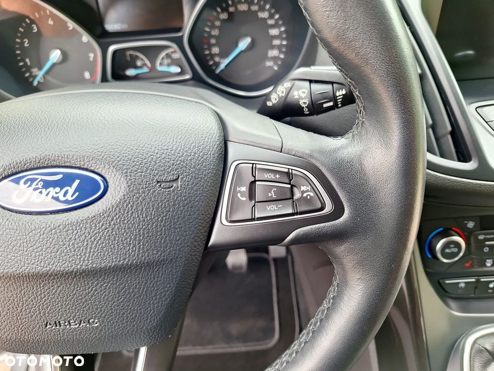 Ford Kuga 1.5 EcoBoost 2x4 Titanium - 29