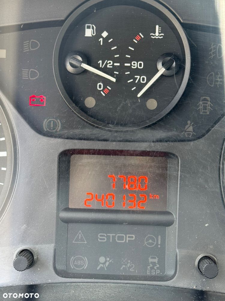 Peugeot Partner - 11