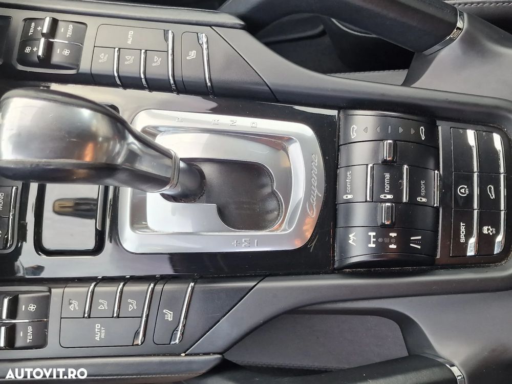 Porsche Cayenne - 13