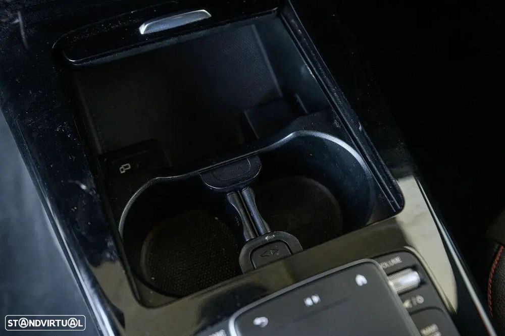 Mercedes-Benz A 180 - 40