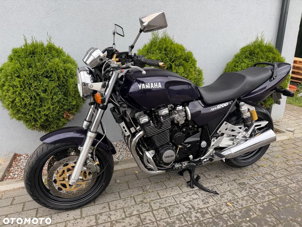 Yamaha XJR - 6