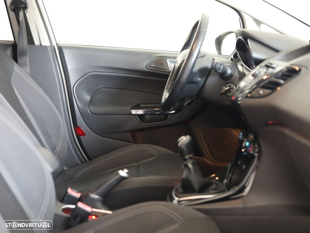 Ford Fiesta 1.0 EcoBoost Titanium - 9