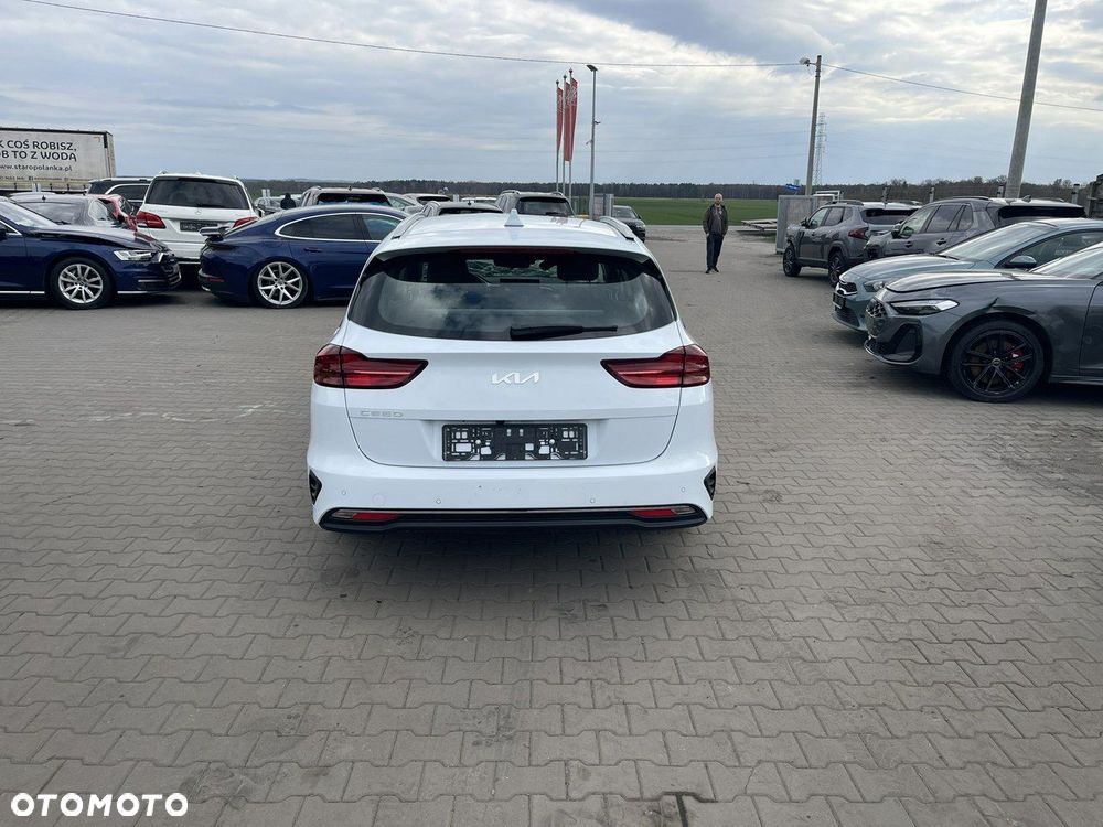 Kia Ceed 1.5 T-GDI DCT7 OPF Spirit - 4