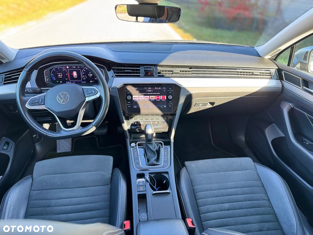 Volkswagen Passat - 12