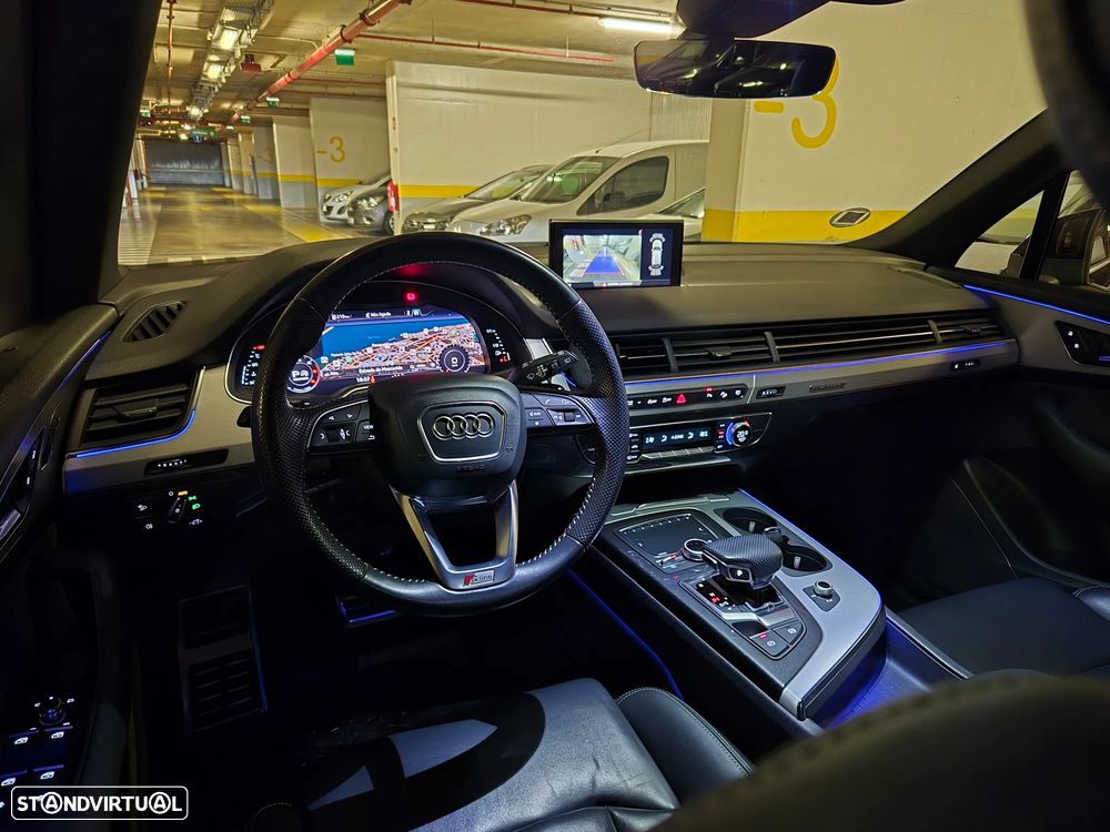 Audi Q7 3.0 TDi quattro S-line Tiptronic 7L - 27