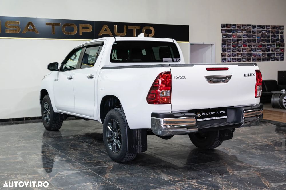 Toyota Hilux - 33