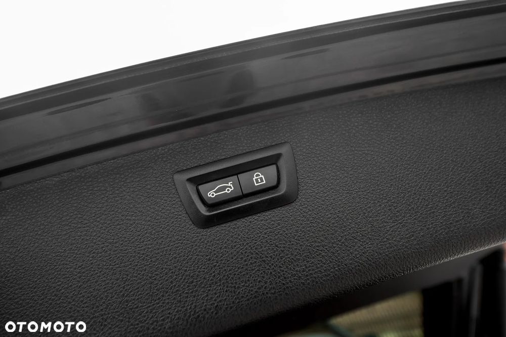 BMW Seria 3 320d Touring xDrive M Sport - 16