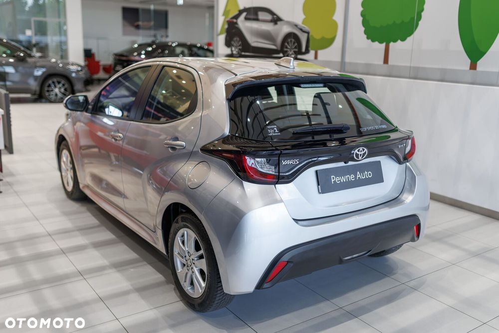 Toyota Yaris - 12