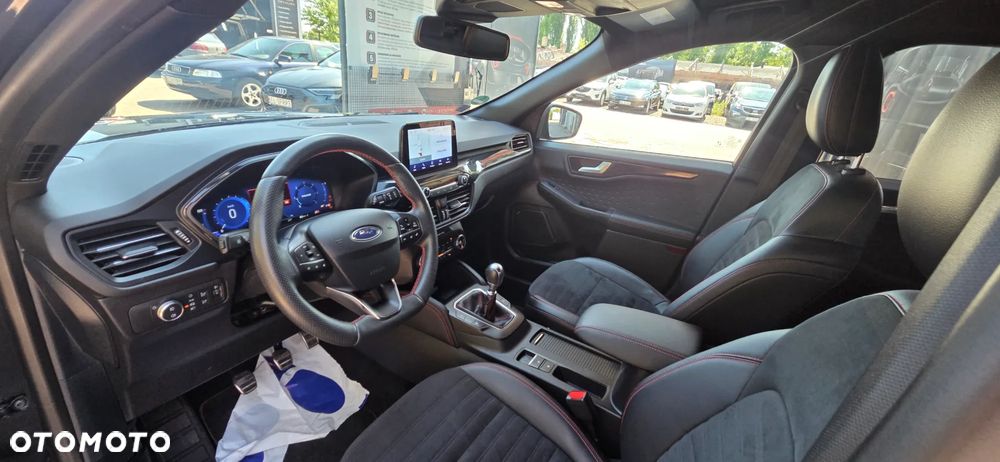 Ford Kuga 2.0 TDCi 4x4 ST-Line - 28