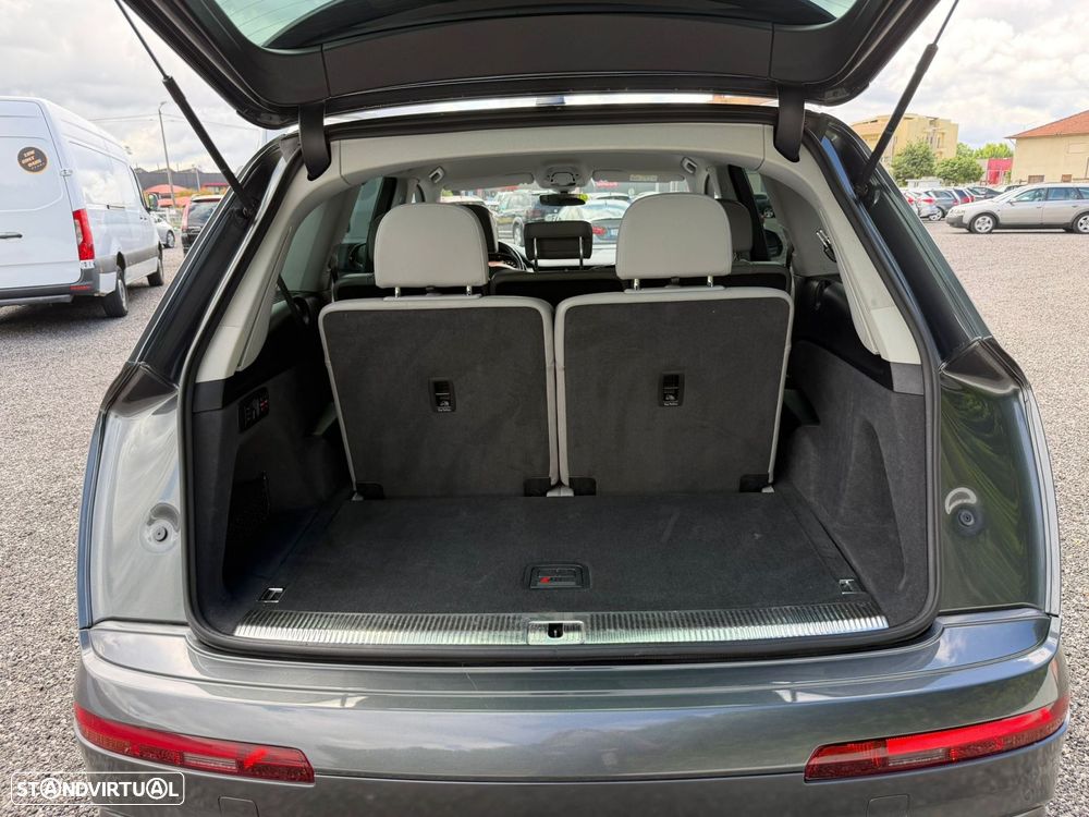 Audi Q7 3.0 TDI quattro tiptronic 7L - 38