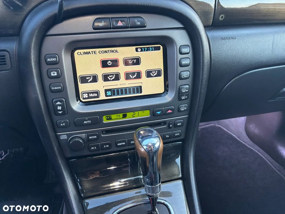 Jaguar X-Type 3.0 V6 4x4 Executive - 11