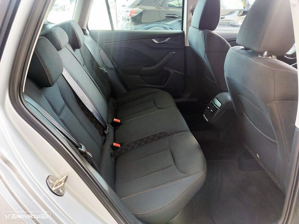 Skoda Kamiq 1.0 TSI Ambition - 35