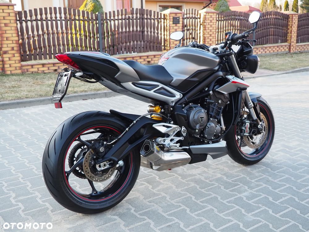 Triumph Street Triple - 14