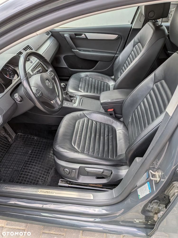 Volkswagen Passat 2.0 TDI Highline - 10