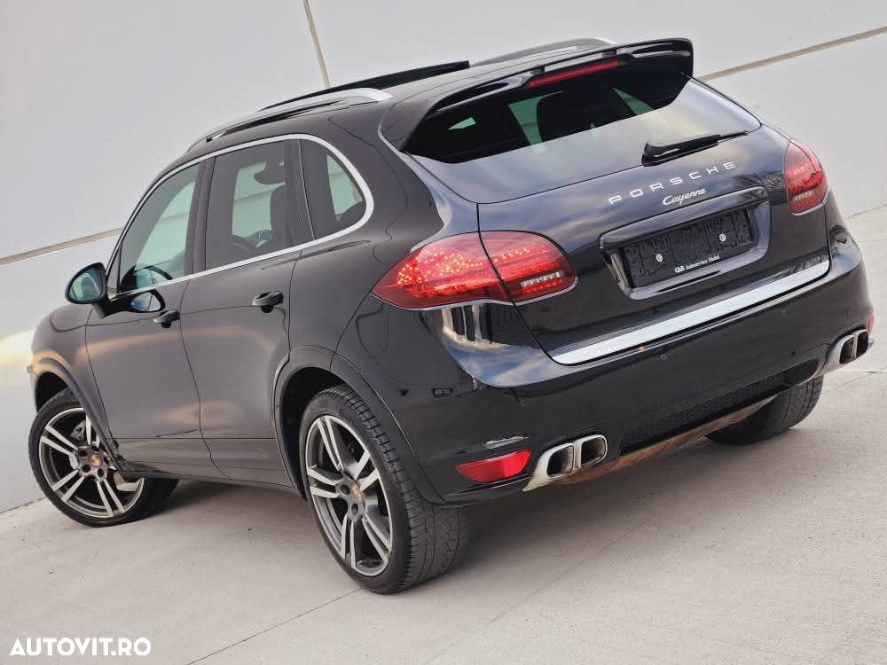 Porsche Cayenne - 4