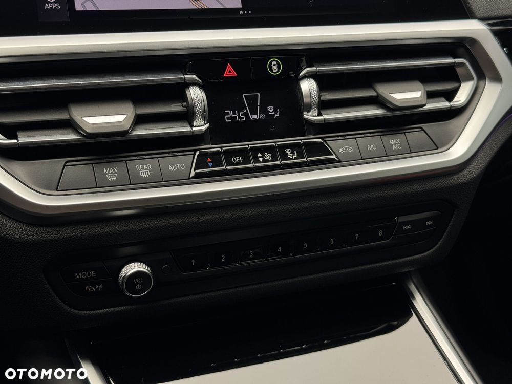 BMW Seria 3 318i - 26