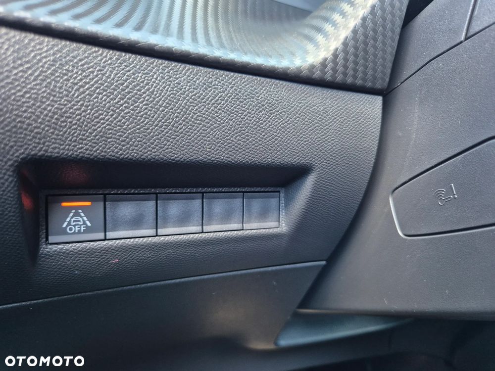 Peugeot 2008 PureTech 130 EAT8 GT - 31