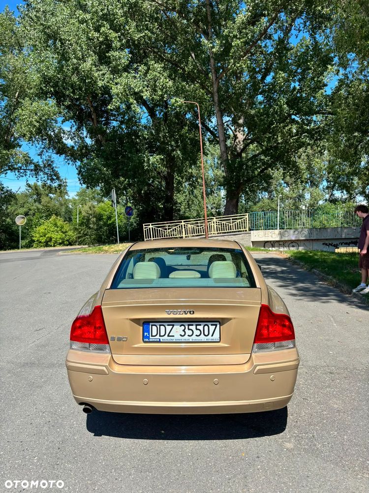 Volvo S60 2.4D5 Momentum - 5